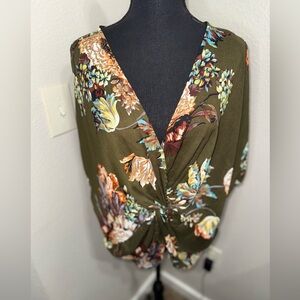 Umgee Floral Print Bishop Sleeve V-Neck Waist‎ Tie Shirt Blouse Top- Size Medium